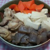 ヘルシー☆こんにゃくと人参と豆腐と鶏肉の煮物